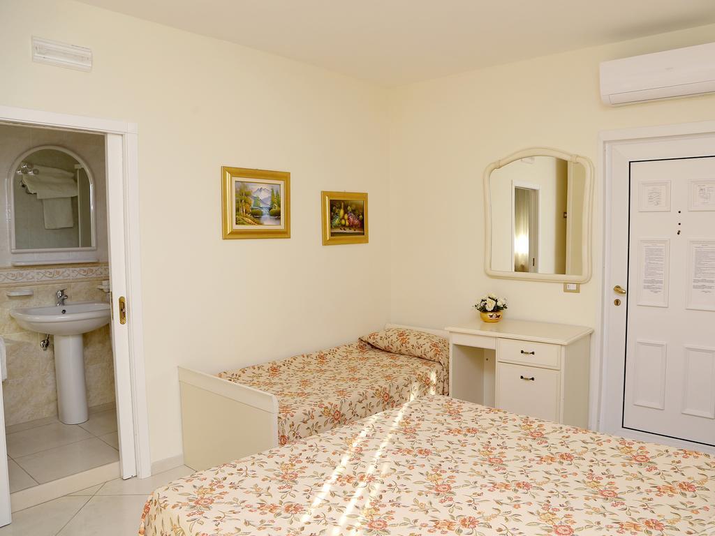 L'Airone Hotel Маргерита ди Савоя Екстериор снимка